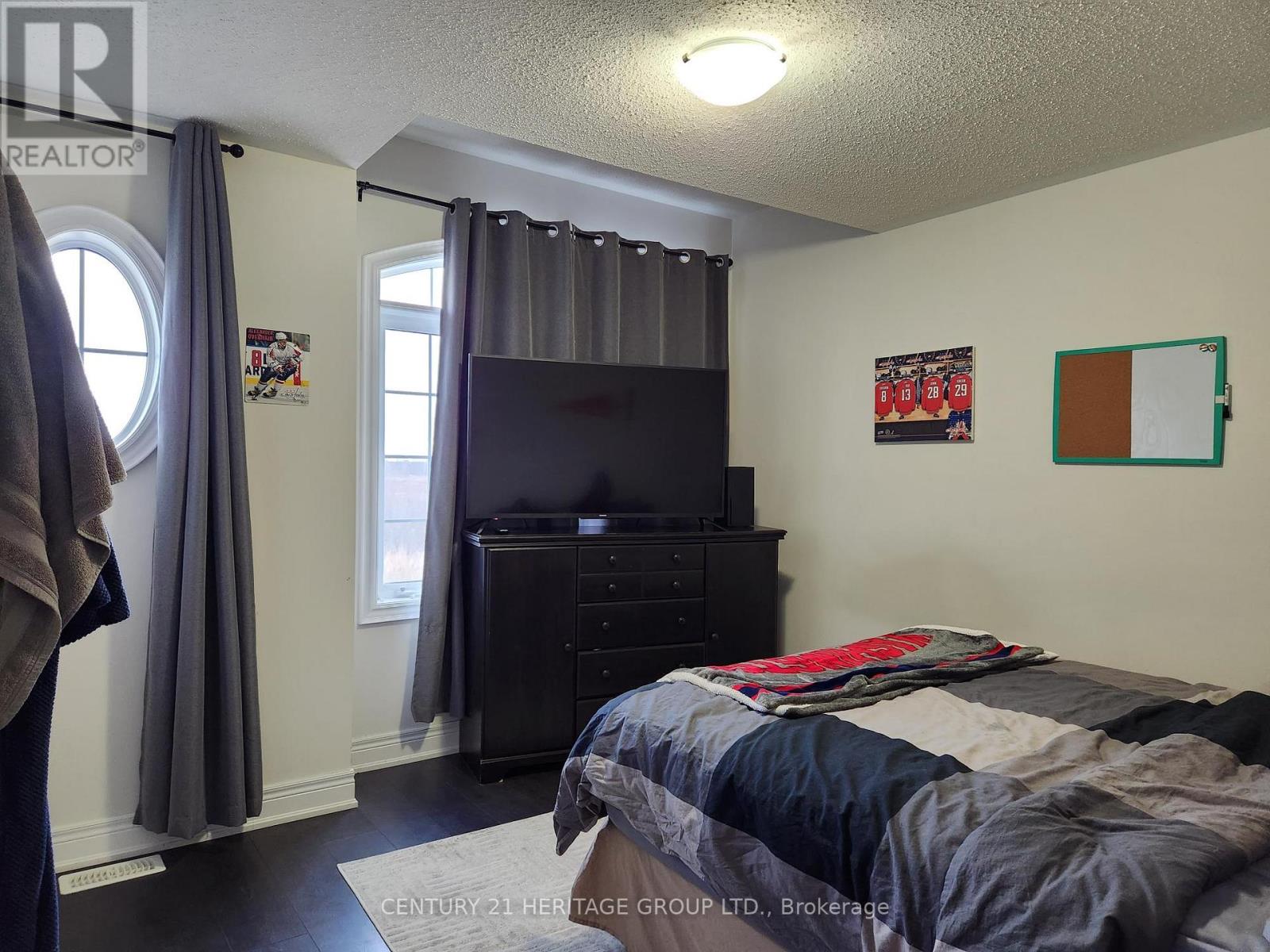 139 Joe Dales Drive, Georgina (Keswick South), Ontario  L4P 3E9 - Photo 16 - N12185405