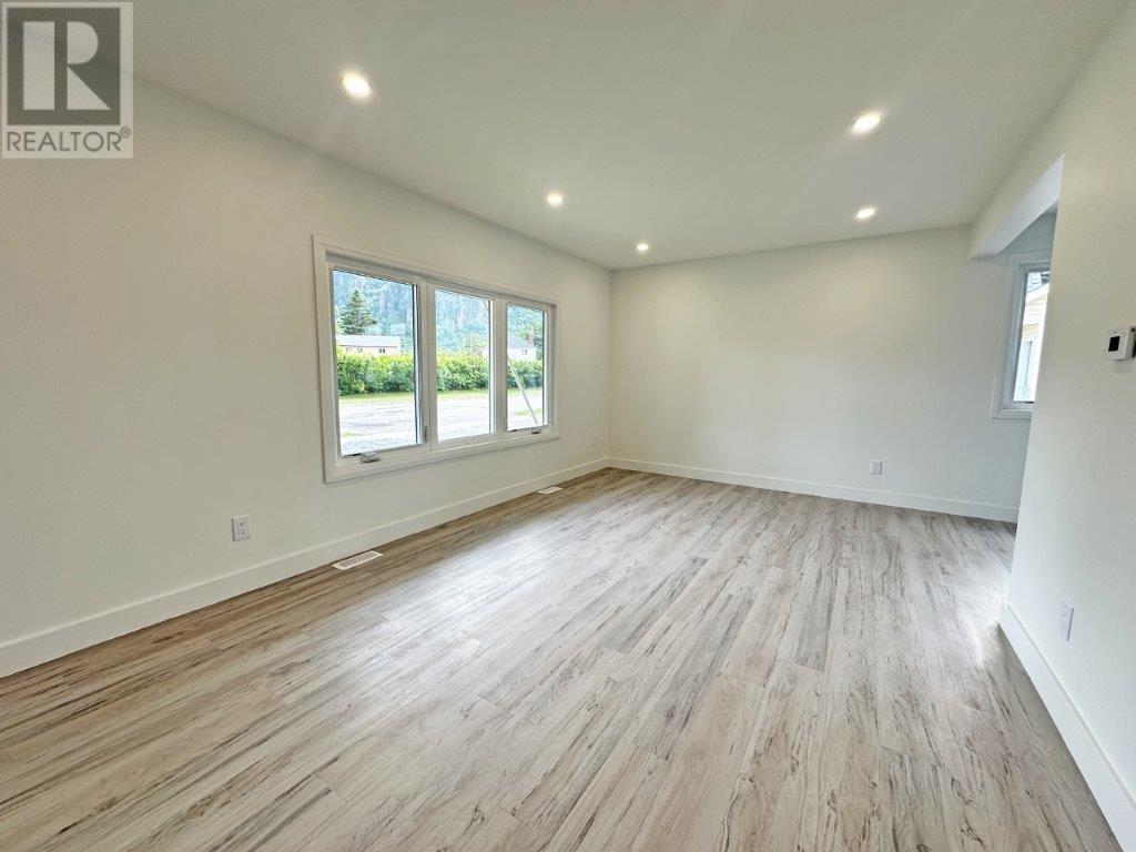77 Brompton Road, Red Rock, Ontario  P0T 2P0 - Photo 11 - TB251429