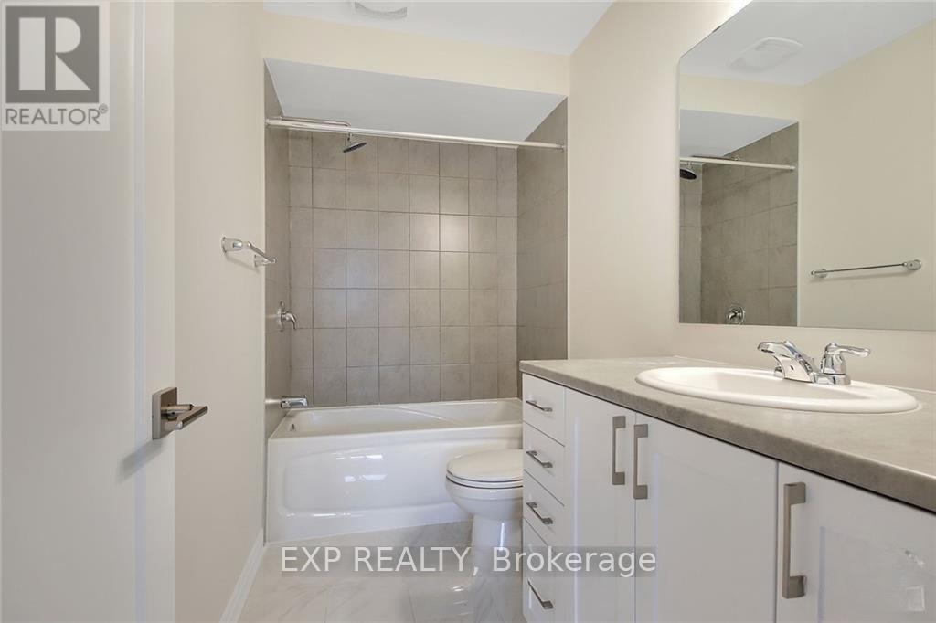 315 Cornflower Row, Ottawa, Ontario  K0A 2Z0 - Photo 15 - X12185487