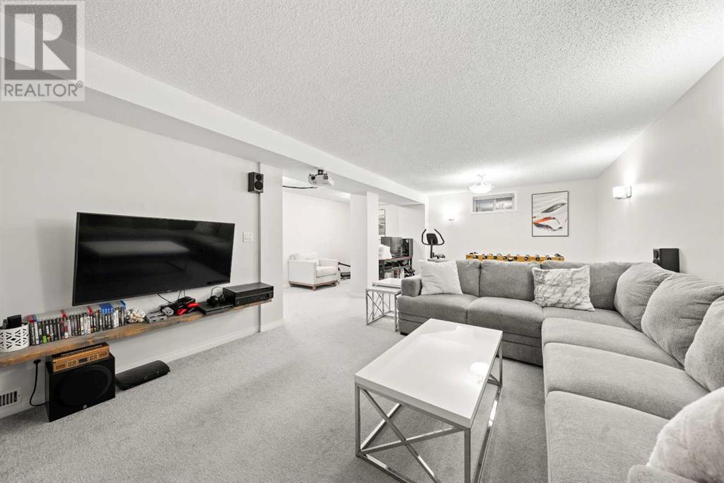 341 Douglas Ridge Circle Se, Calgary, Alberta  T2Z 3H7 - Photo 29 - A2226252