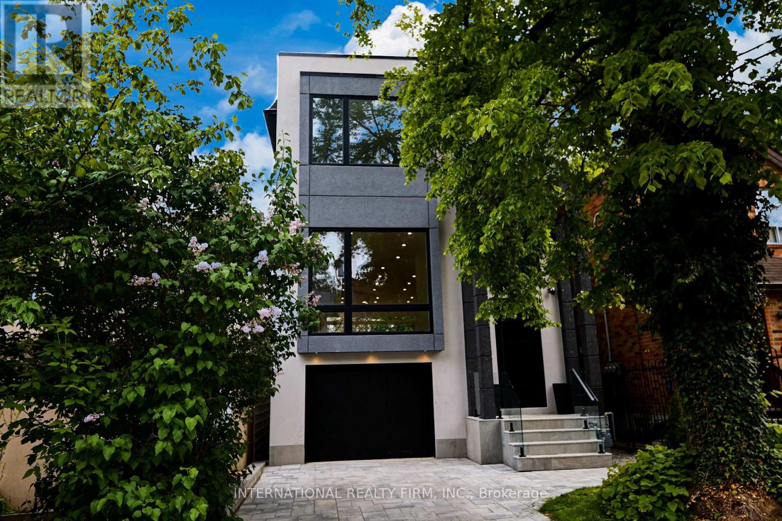 19 IVY AVENUE, Toronto, Ontario