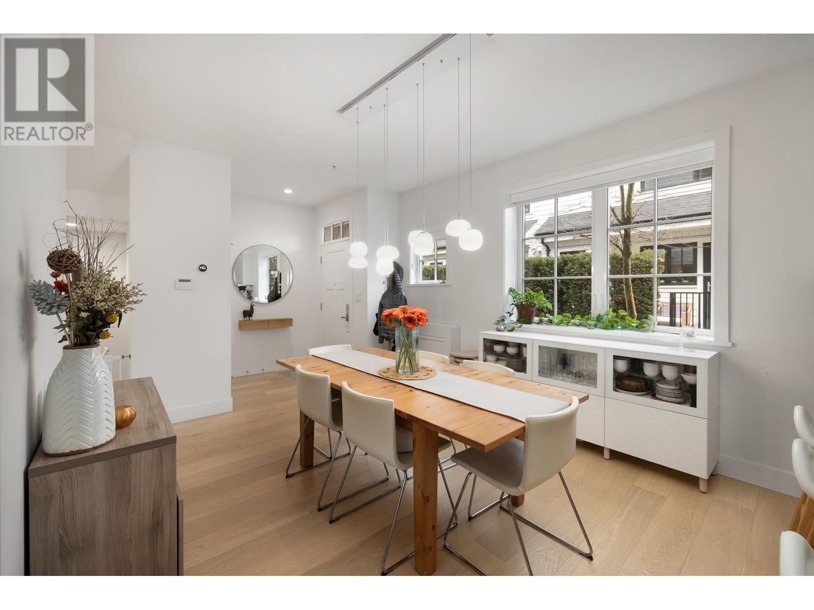 15 1133 RIDGEWOOD DRIVE, north vancouver, British Columbia
