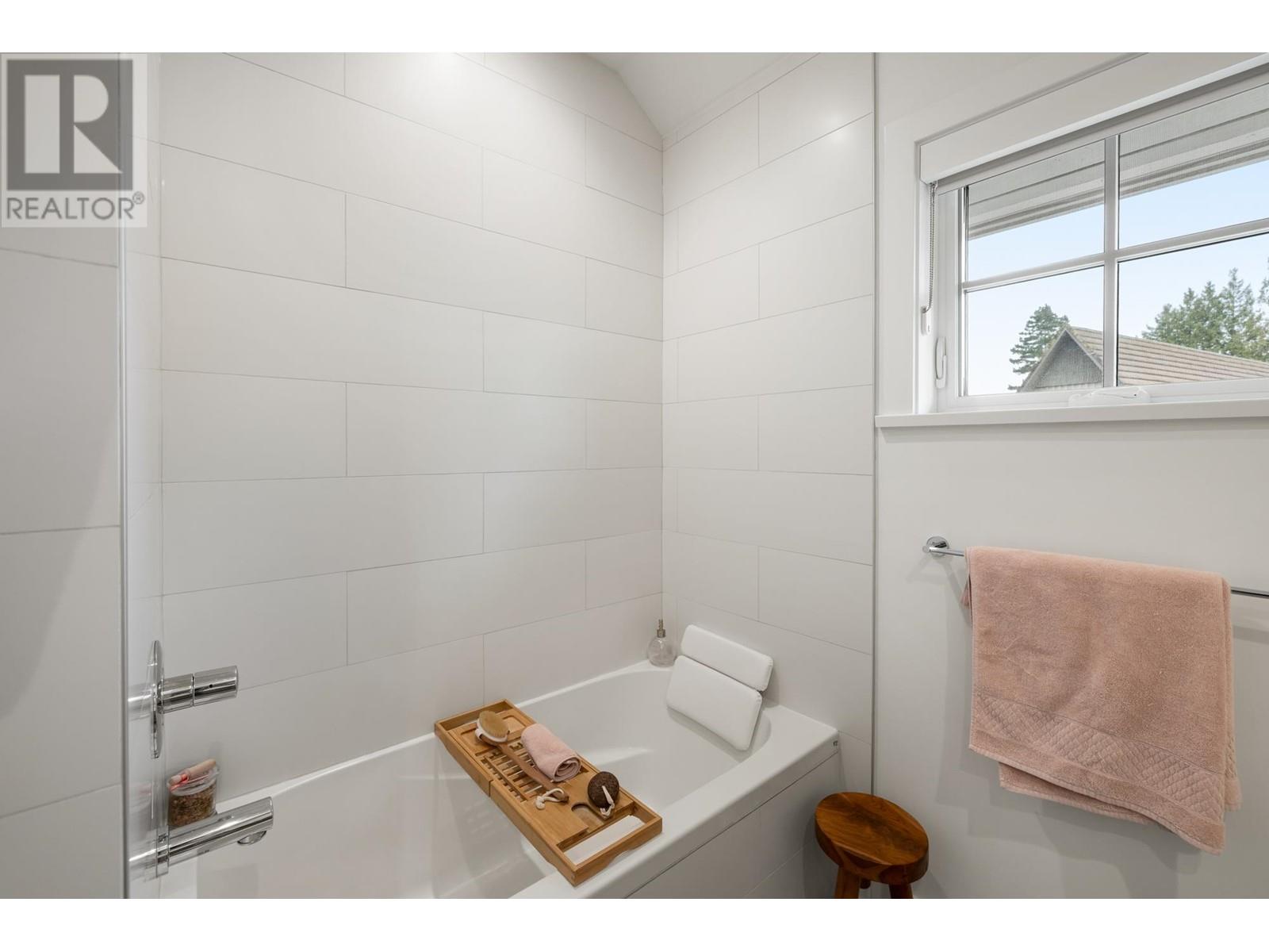 15 1133 Ridgewood Drive, North Vancouver, British Columbia  V7R 0A5 - Photo 34 - R3009258