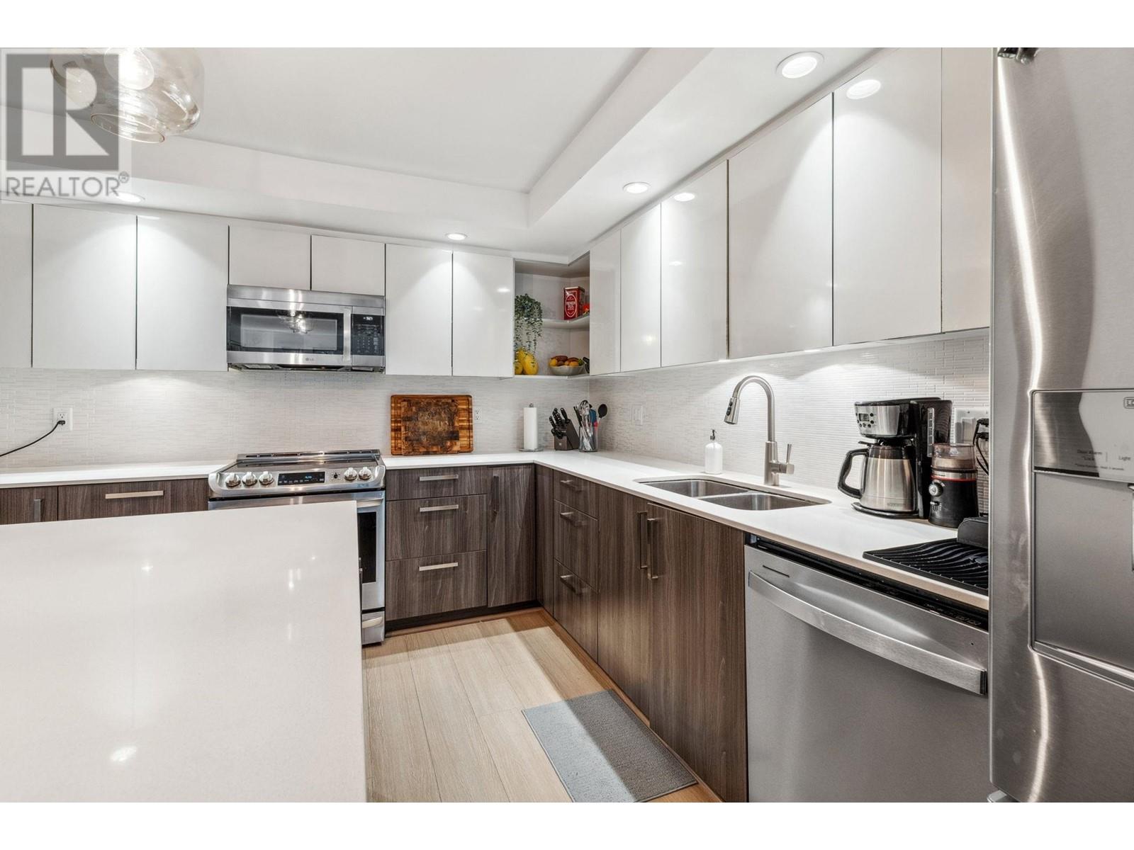 501 160 Shoreline Circle, Port Moody, British Columbia  V3H 0B2 - Photo 3 - R3009262