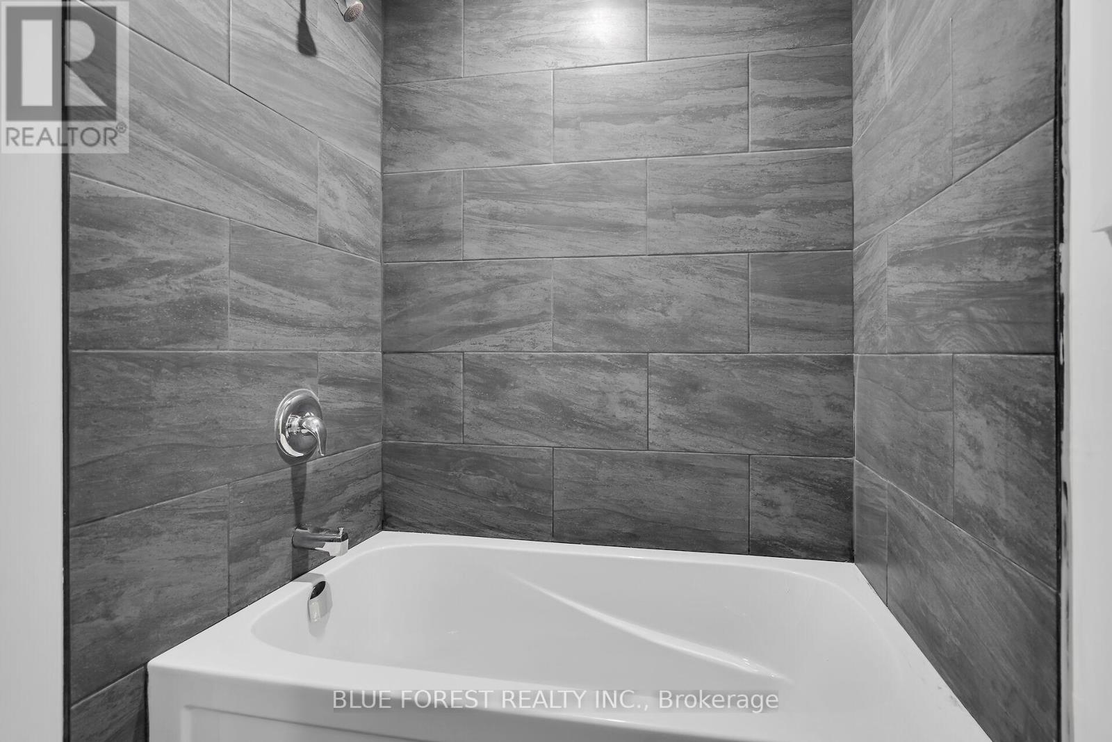 30 Baseline Road E, London South (South G), Ontario  N6C 2N5 - Photo 21 - X11988910