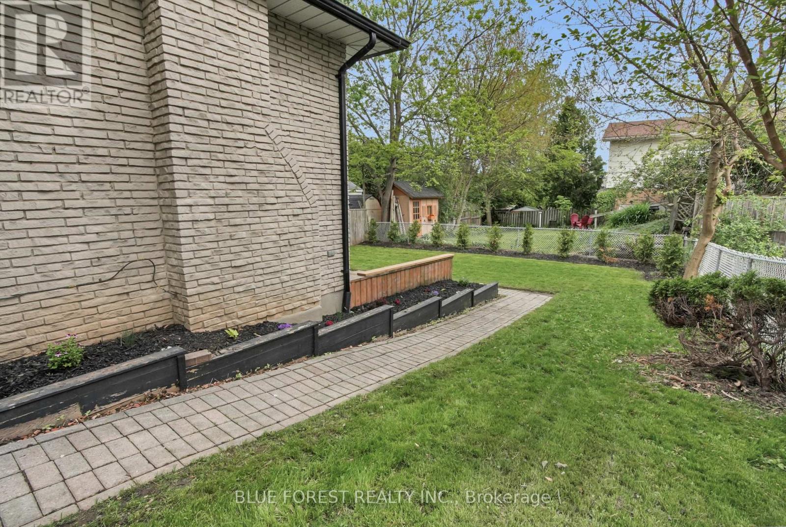 30 Baseline Road E, London South (South G), Ontario  N6C 2N5 - Photo 39 - X11988910