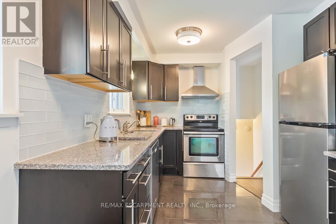 Upper - 1026 Blairholm Drive, Mississauga, Ontario  L5C 1G4 - Photo 12 - W12185323