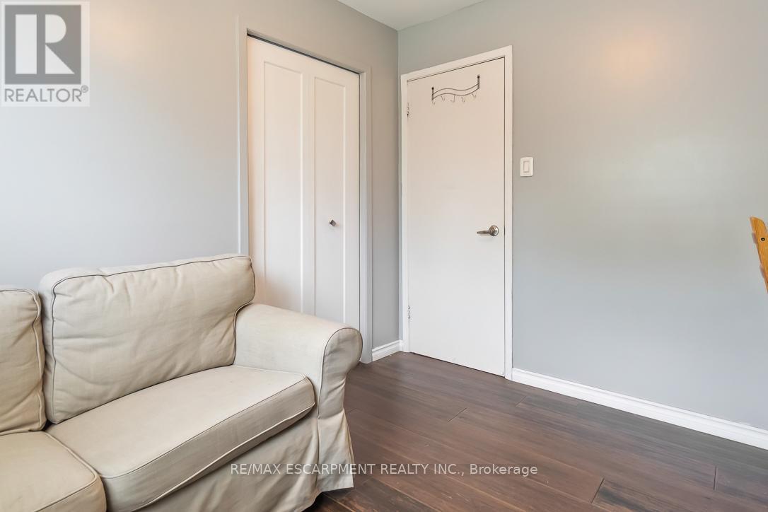 Upper - 1026 Blairholm Drive, Mississauga, Ontario  L5C 1G4 - Photo 26 - W12185323