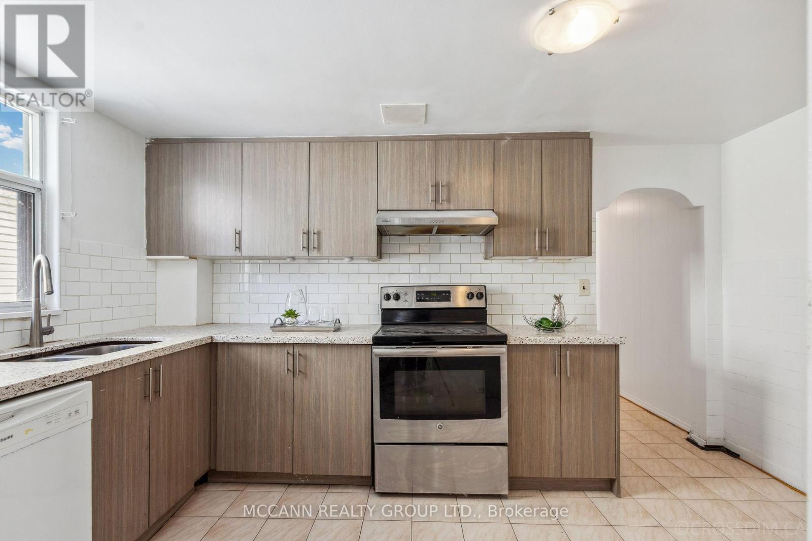 396 Nairn Avenue, Toronto, Ontario  M6E 4J3 - Photo 11 - W12185329