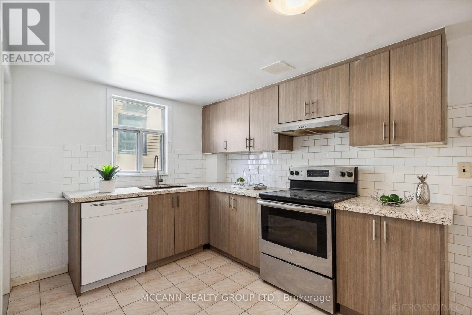 396 Nairn Avenue, Toronto, Ontario  M6E 4J3 - Photo 12 - W12185329