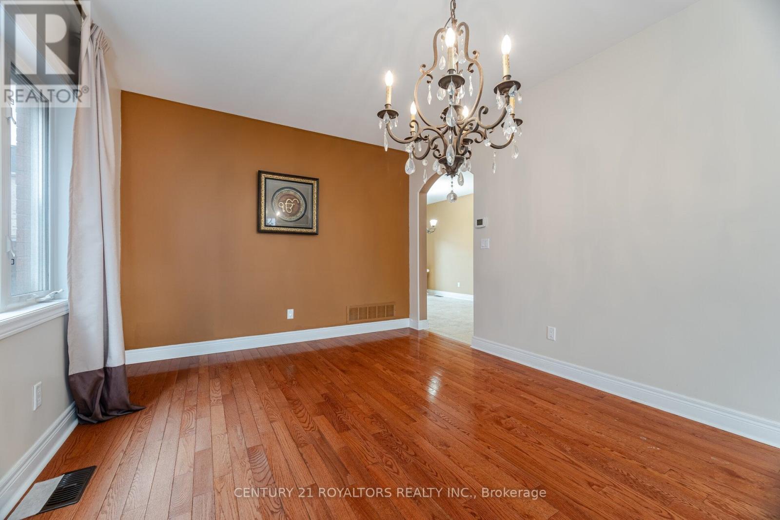 67 Saint Hubert Drive, Brampton, Ontario  L6P 1Y5 - Photo 9 - W12185341