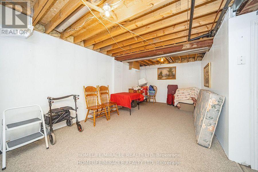 31 Larkspur, Brampton, Ontario  L6R 1W8 - Photo 12 - W12185342