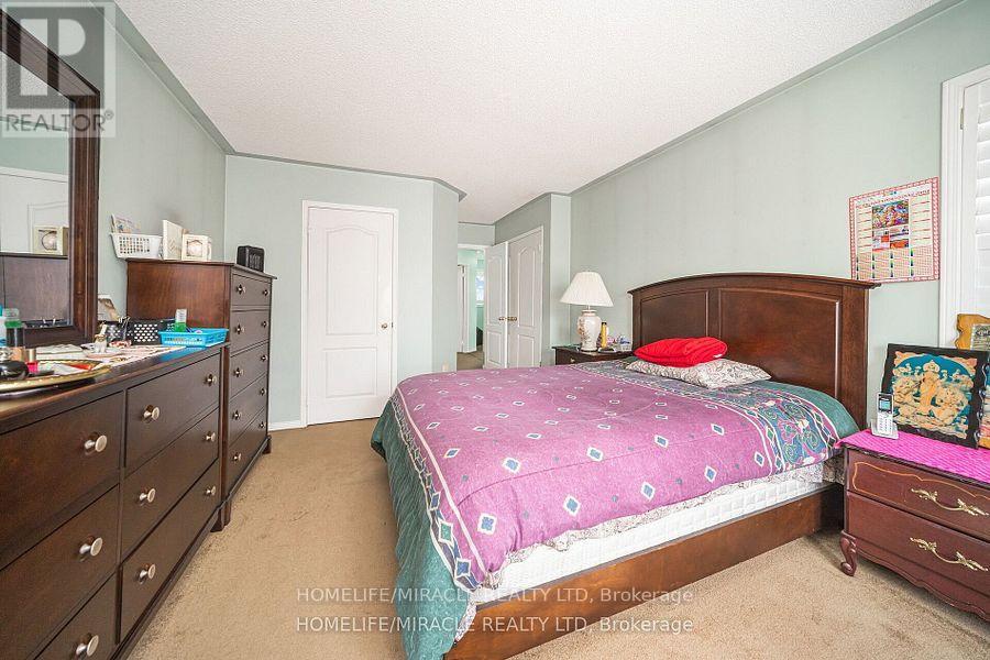 31 Larkspur, Brampton, Ontario  L6R 1W8 - Photo 18 - W12185342