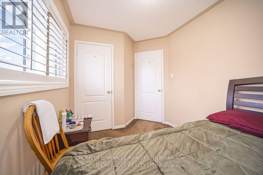 31 Larkspur, Brampton, Ontario  L6R 1W8 - Photo 21 - W12185342