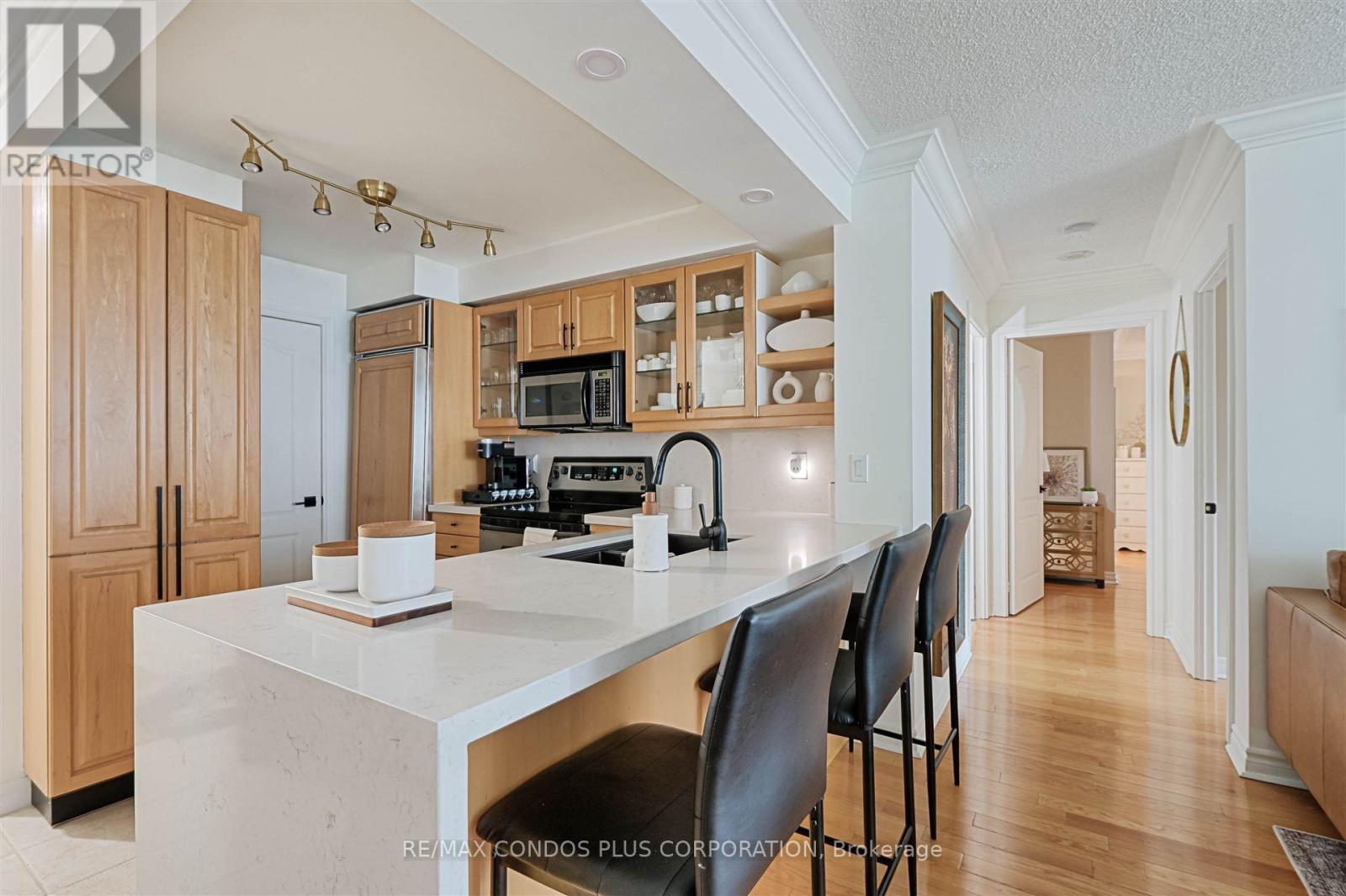 912 - 2111 Lake Shore Boulevard W, Toronto, Ontario  M8V 4B2 - Photo 3 - W12185352