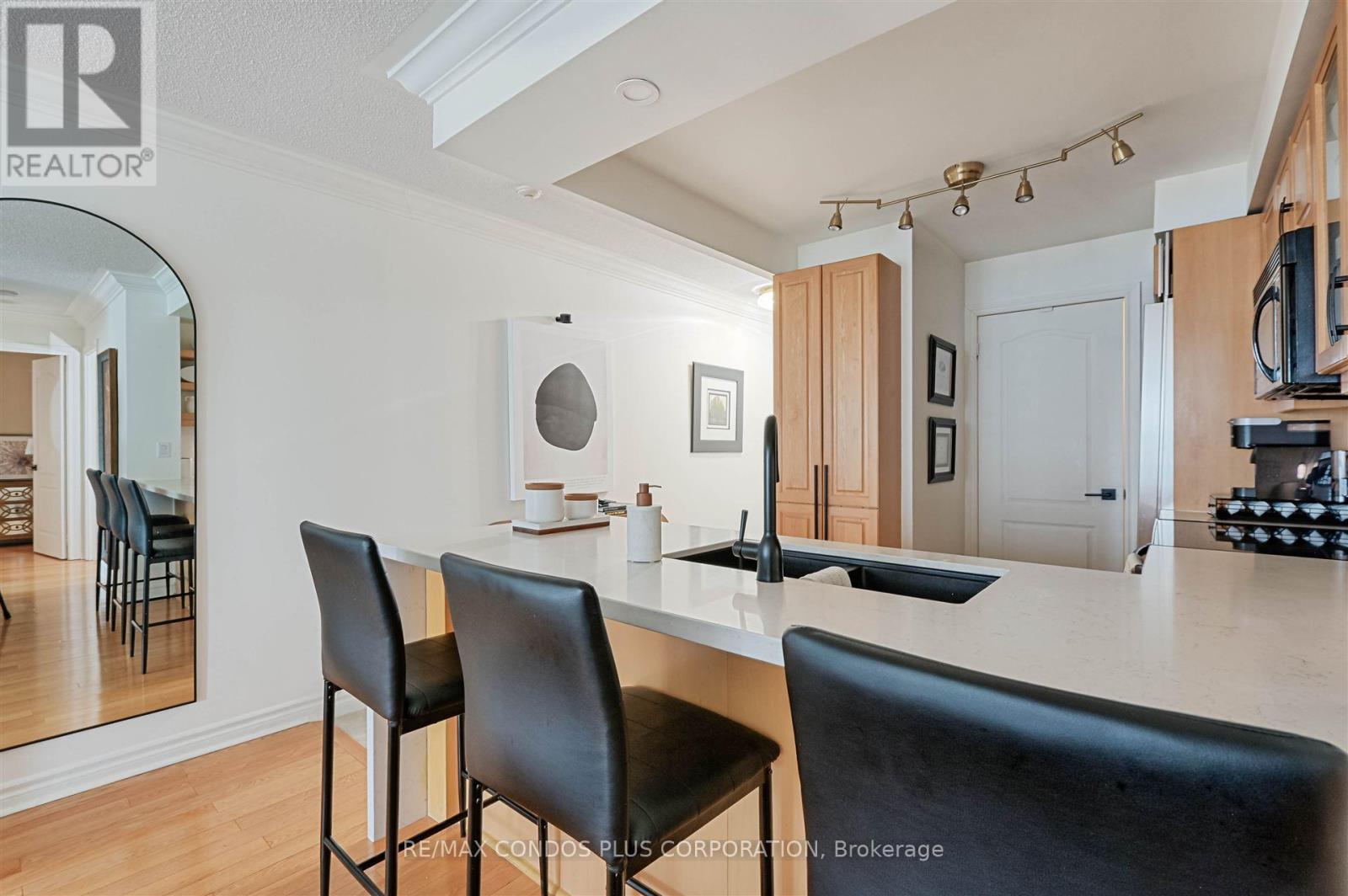 912 - 2111 Lake Shore Boulevard W, Toronto, Ontario  M8V 4B2 - Photo 4 - W12185352