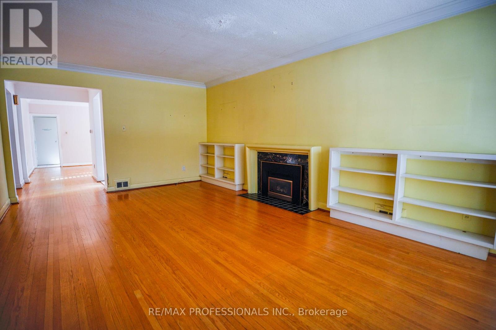88 Valecrest Drive, Toronto, Ontario  M9A 4P6 - Photo 23 - W12185364