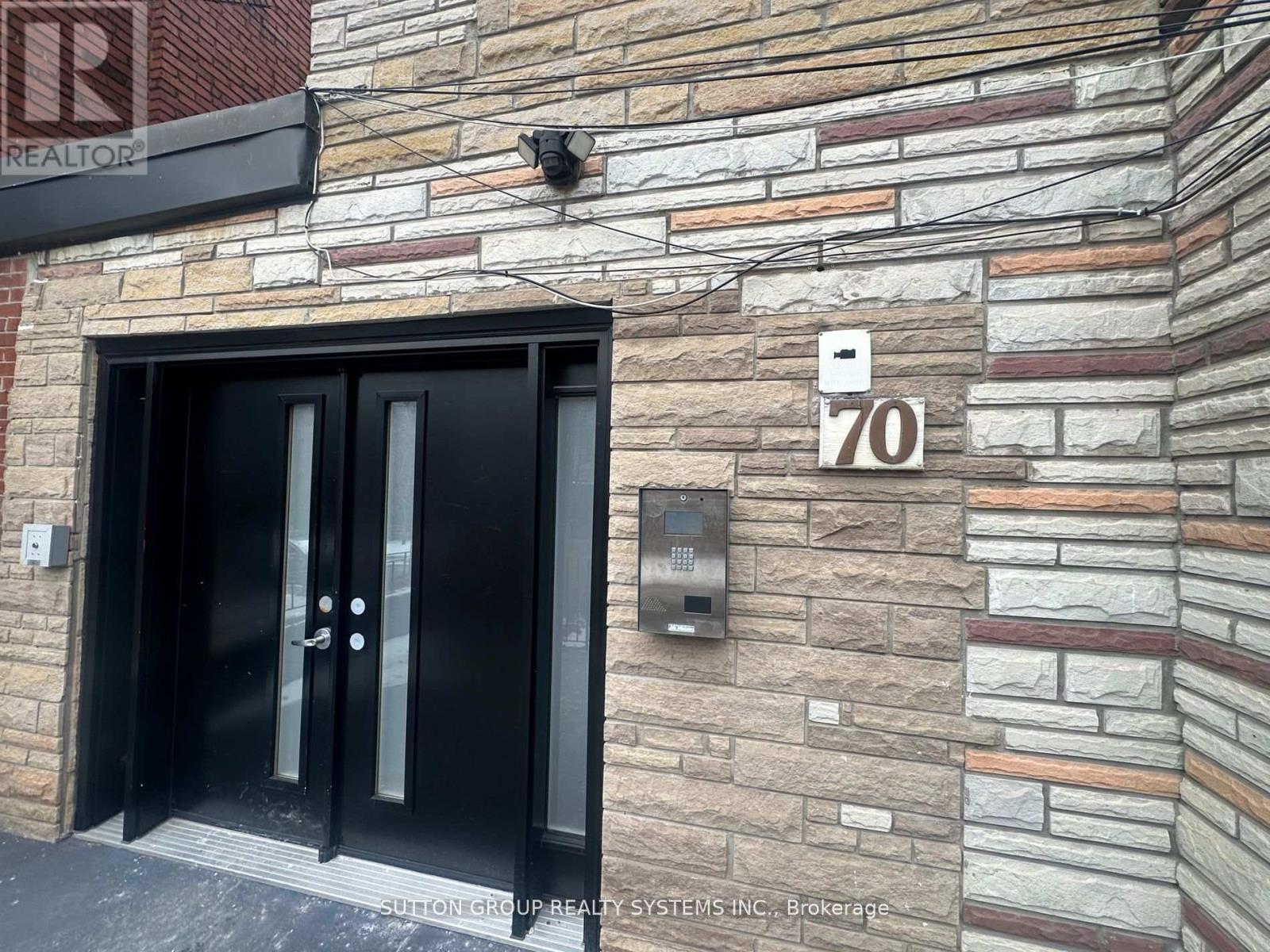 204 - 70 Melbourne Avenue, Toronto, Ontario  M6K 1K7 - Photo 2 - W12185416