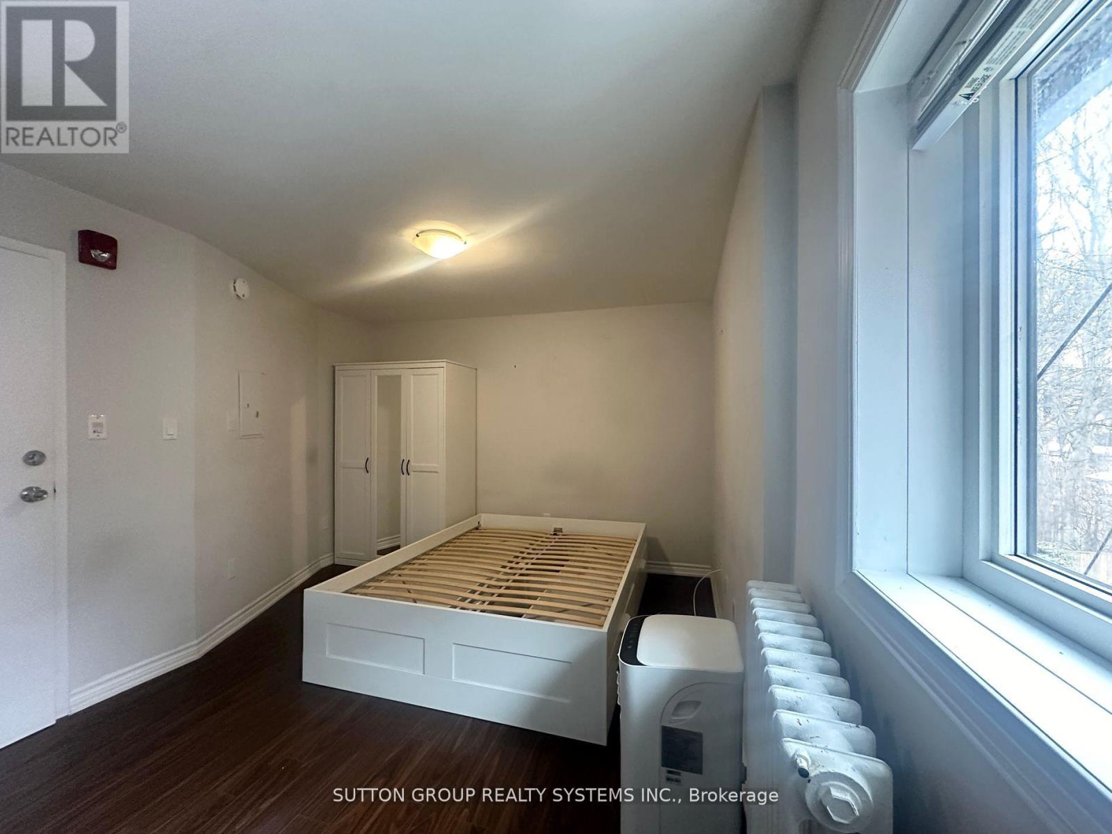 204 - 70 Melbourne Avenue, Toronto, Ontario  M6K 1K7 - Photo 4 - W12185416