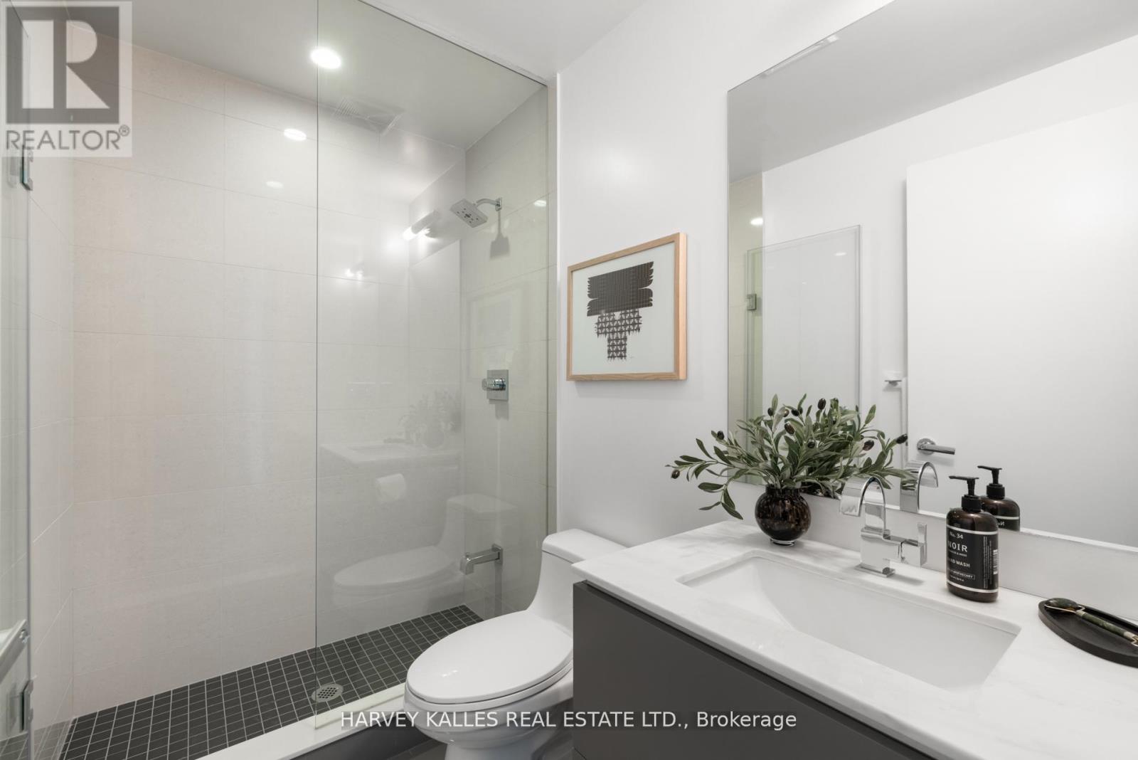 Th 105 - 1830 Bloor Street W, Toronto, Ontario  M6P 0A2 - Photo 30 - W12185430
