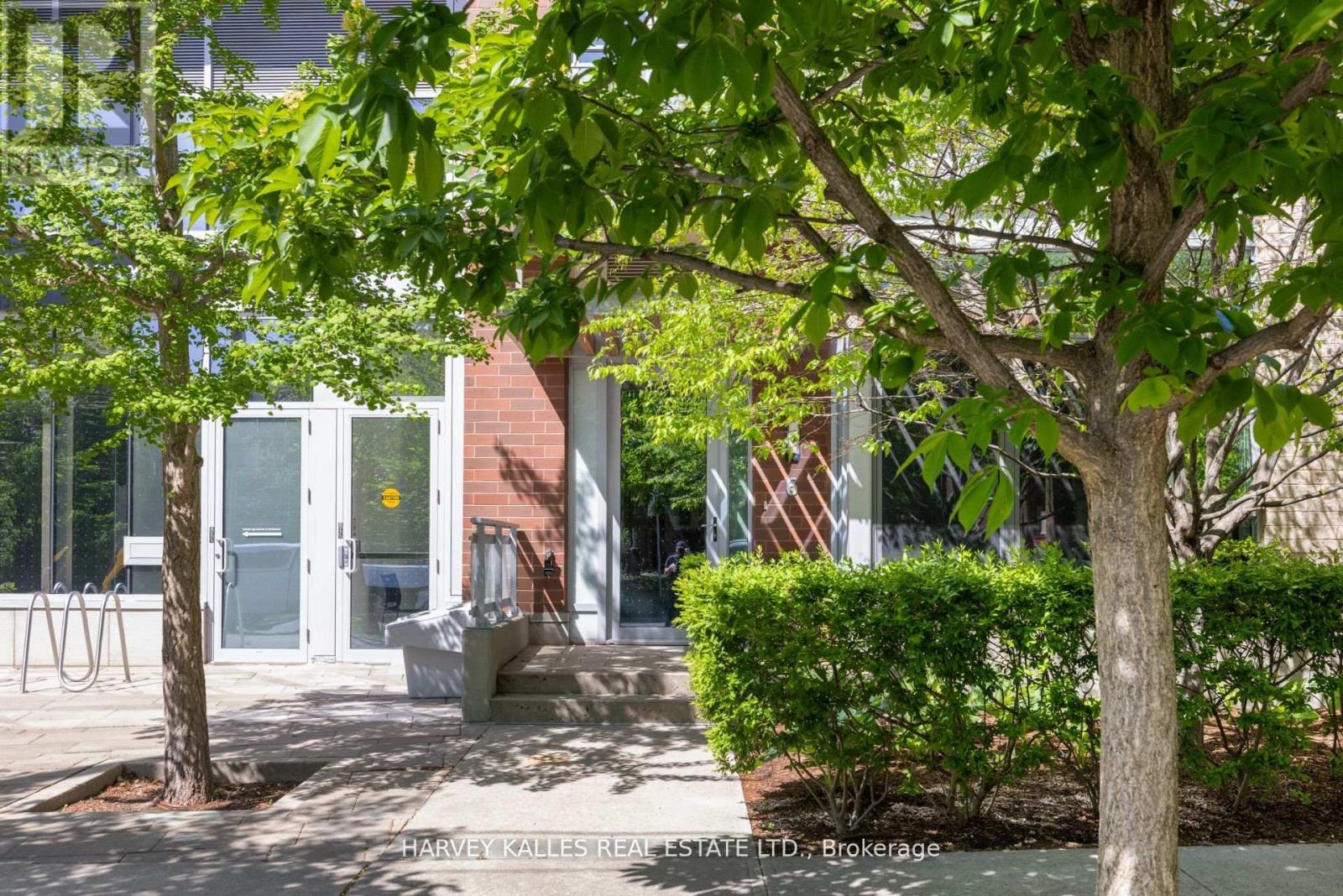 Th 105 - 1830 Bloor Street W, Toronto, Ontario  M6P 0A2 - Photo 32 - W12185430