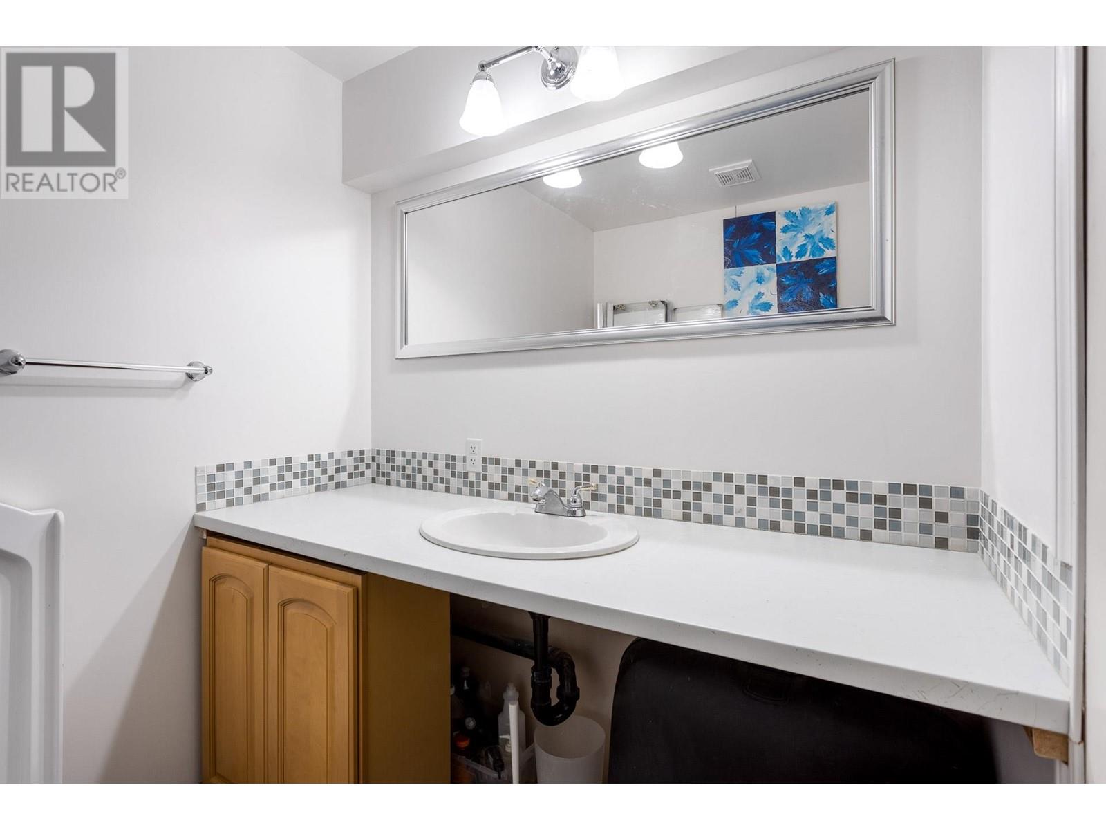 8 Parkwood Place, Port Moody, British Columbia  V3H 4K6 - Photo 35 - R3009249