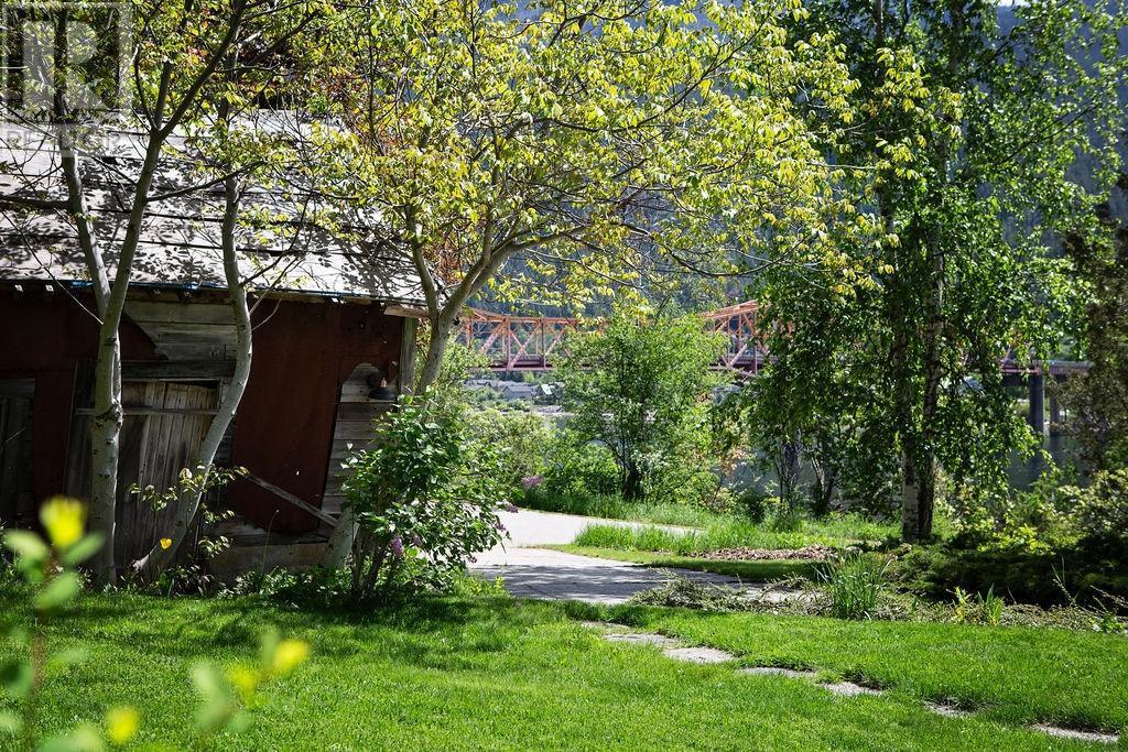 595 Valhalla Road, Nelson, British Columbia  V1L 6M6 - Photo 37 - 10337054