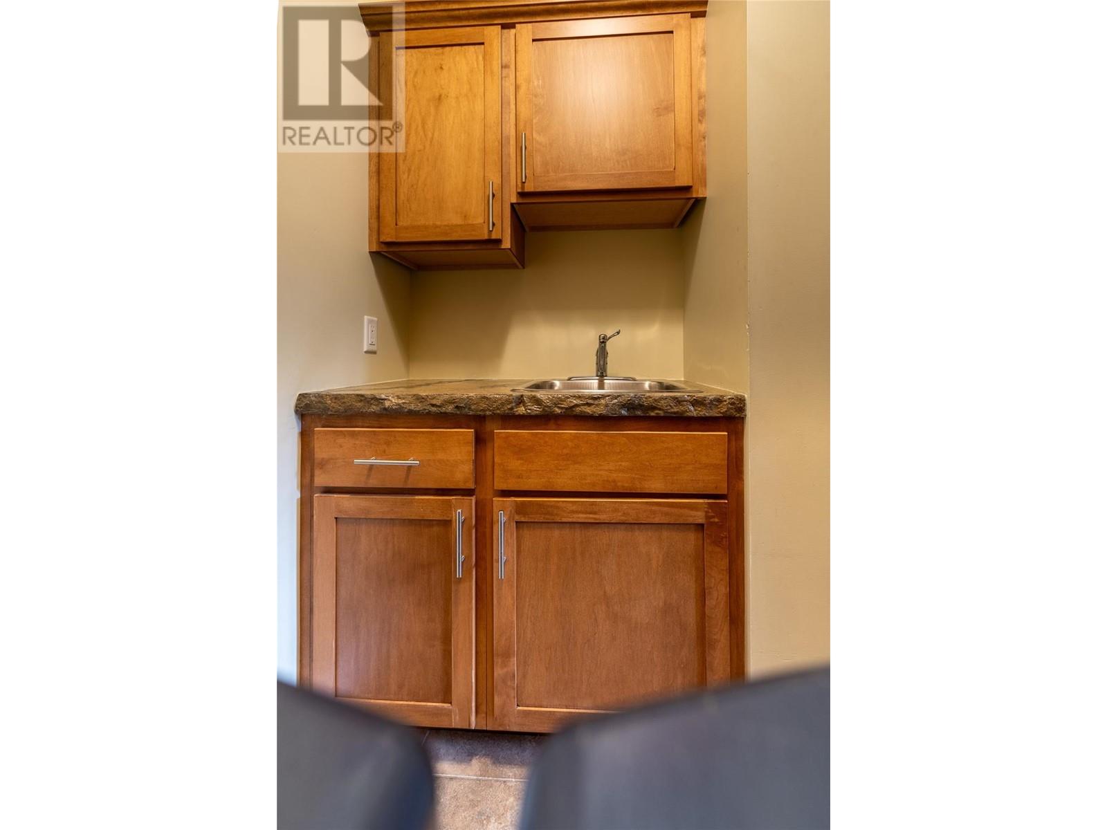 2163 Crestview Crescent, Castlegar, BC V1N3B4