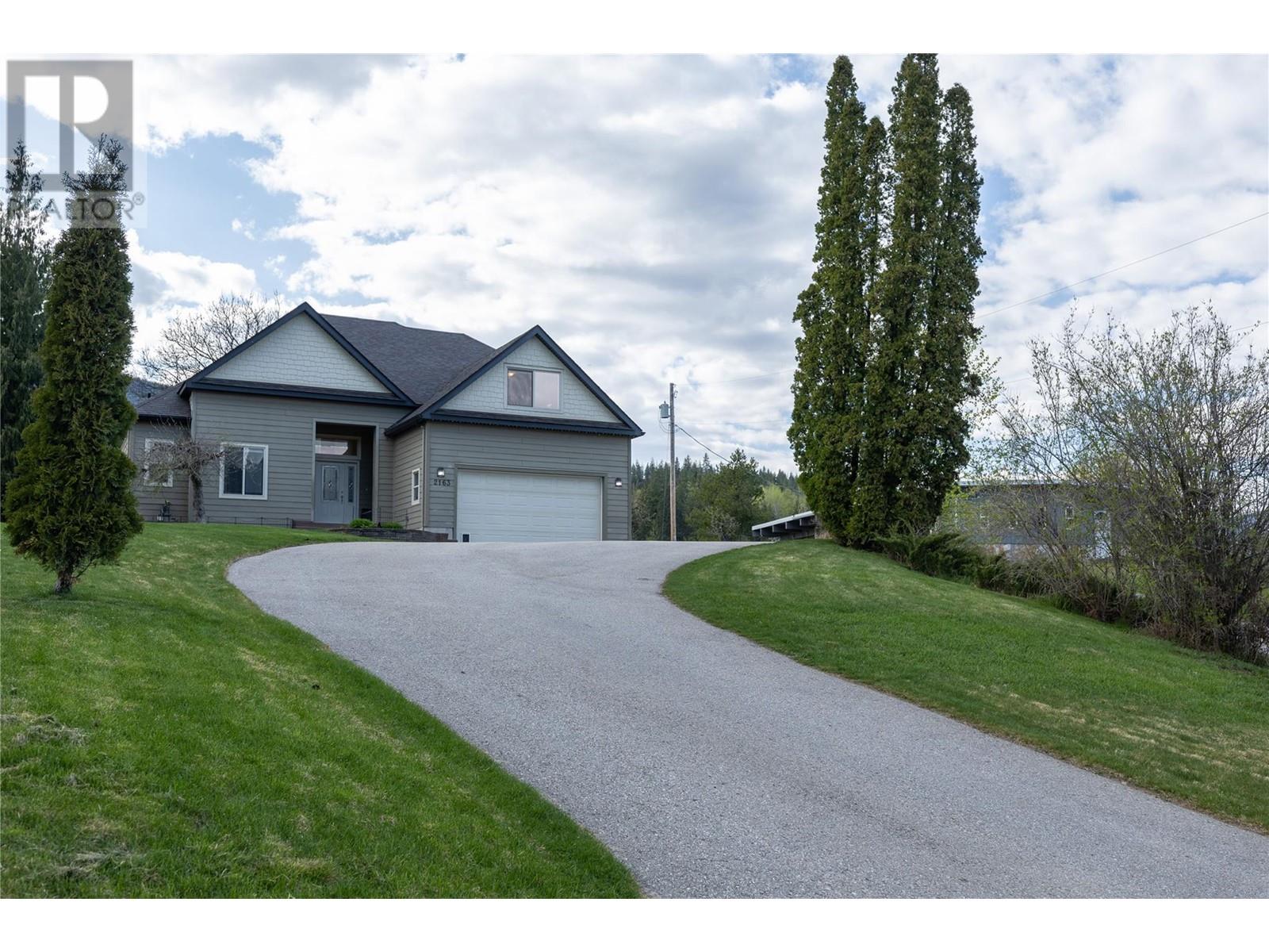 2163 Crestview Crescent, Castlegar, BC V1N3B4