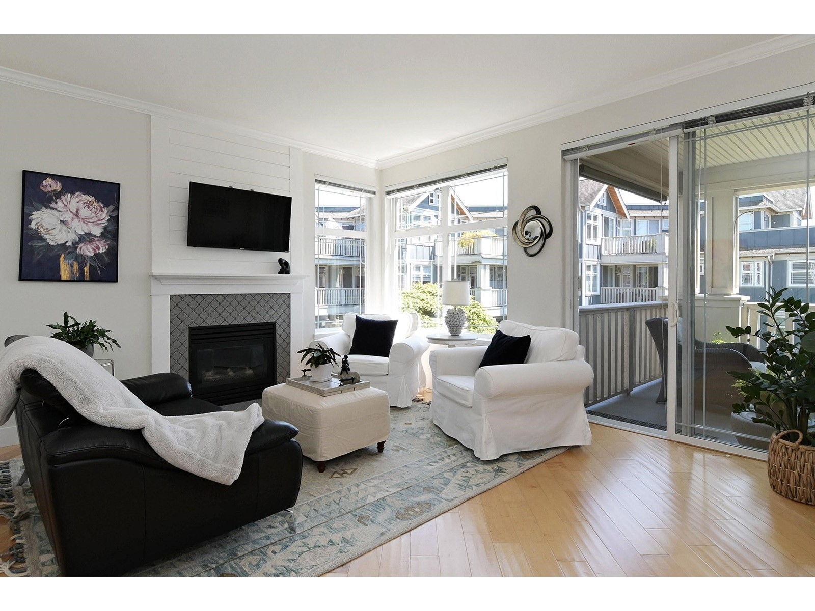 305 15368 16A AVENUE, Surrey, British Columbia