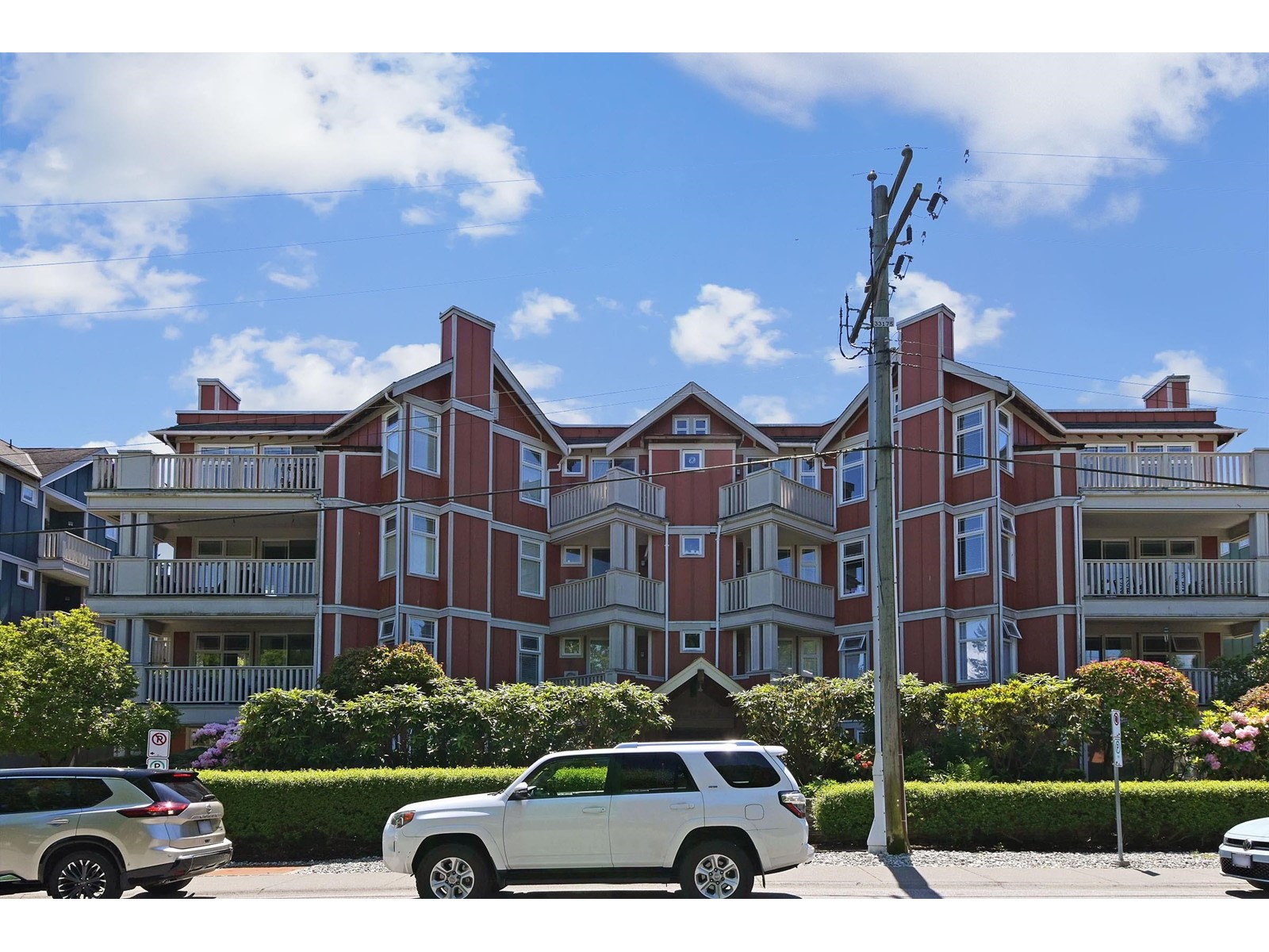 305 15368 16a Avenue, Surrey, British Columbia  V4A 1S9 - Photo 4 - R3004775