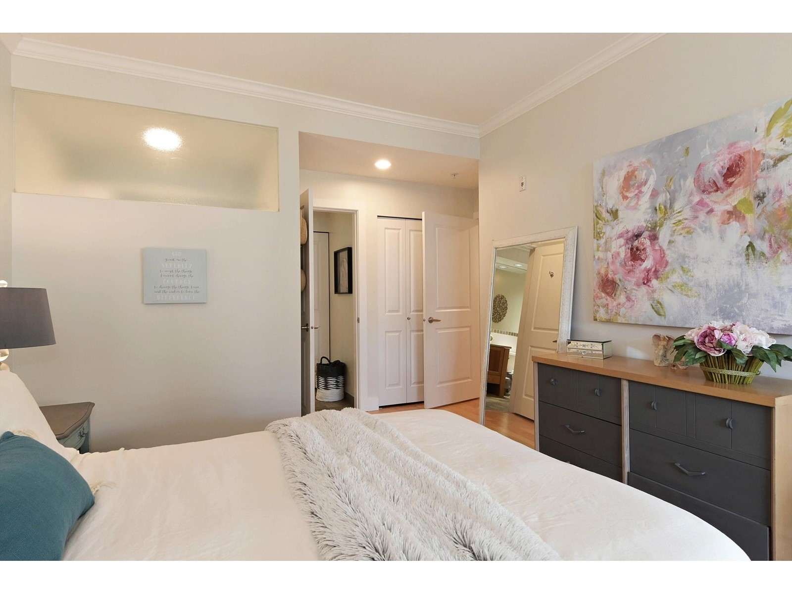 305 15368 16a Avenue, Surrey, British Columbia  V4A 1S9 - Photo 12 - R3004775