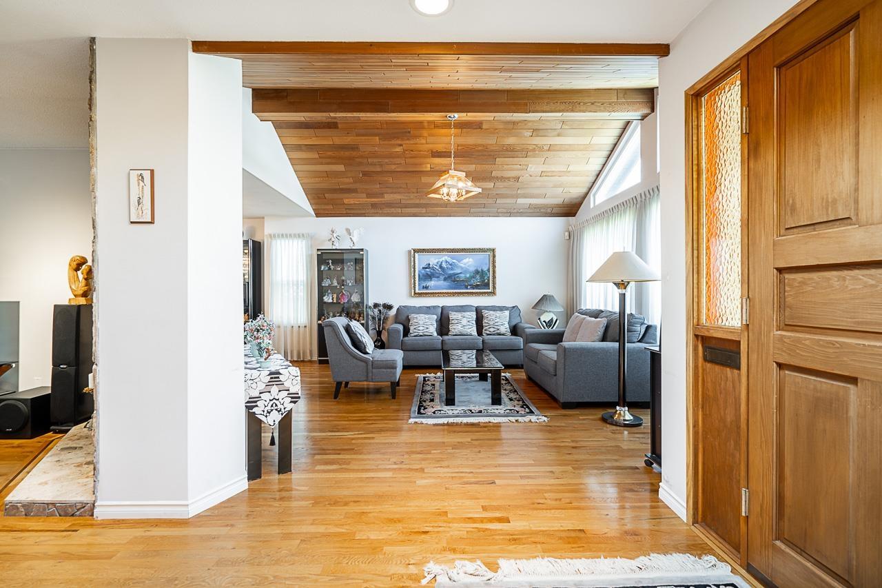 15266 97a Avenue, Surrey, British Columbia  V3R 8P6 - Photo 5 - R3009221