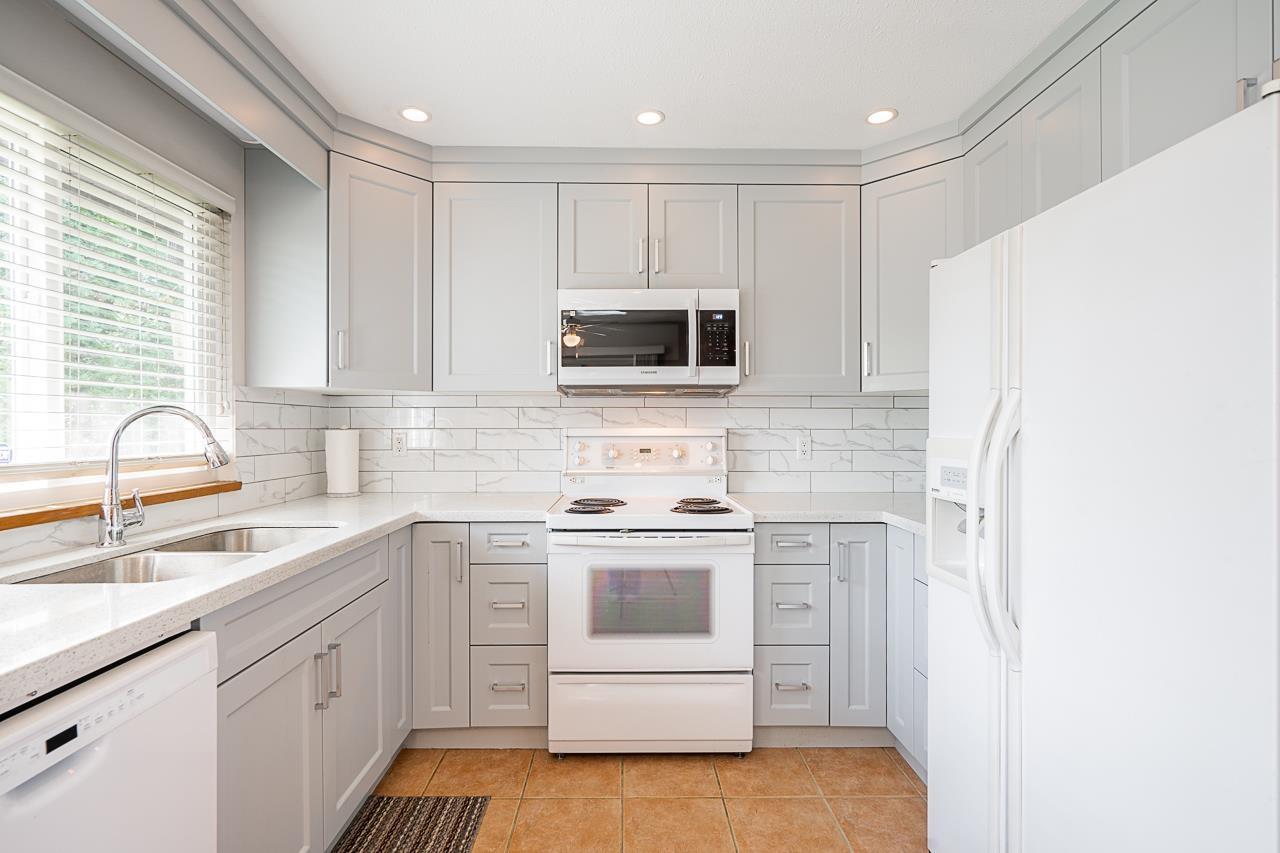 15266 97a Avenue, Surrey, British Columbia  V3R 8P6 - Photo 13 - R3009221