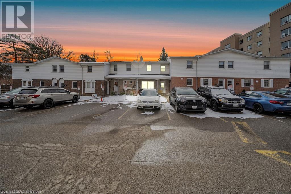 Property at 312 WESTCOURT Place image 3