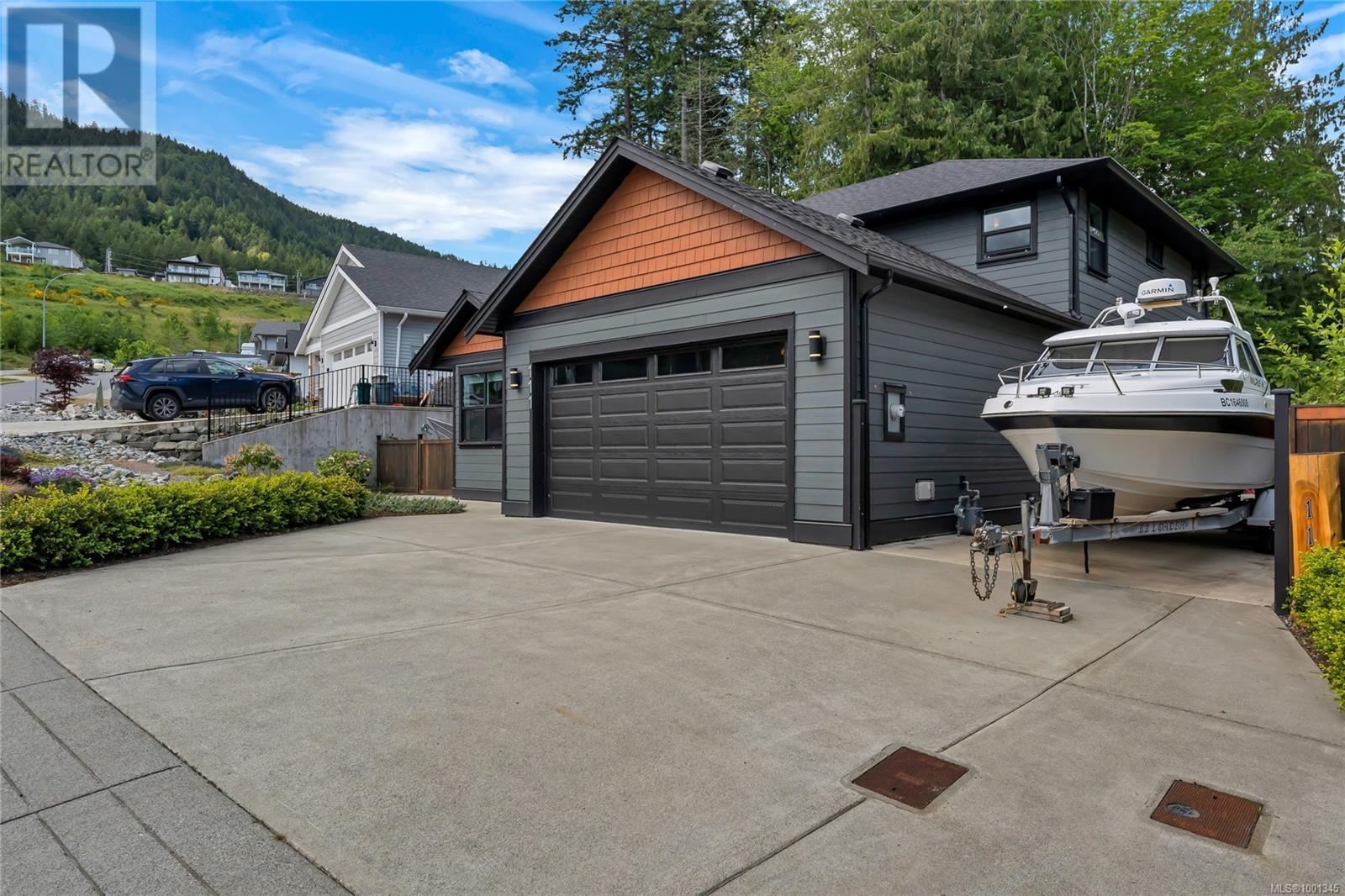 Property at 111 Rollie Rose Dr image 2