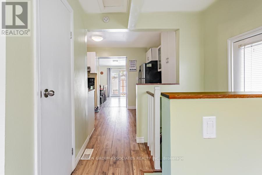 534 A Westmount Avenue, Toronto, Ontario  M6E 3N7 - Photo 6 - C12158842