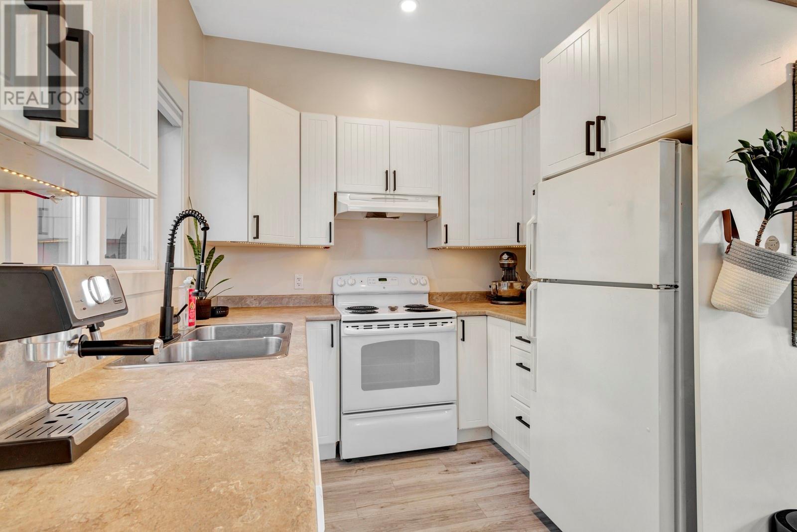 515 Francis Avenue Unit# 2, Kelowna, BC V1Y5G4