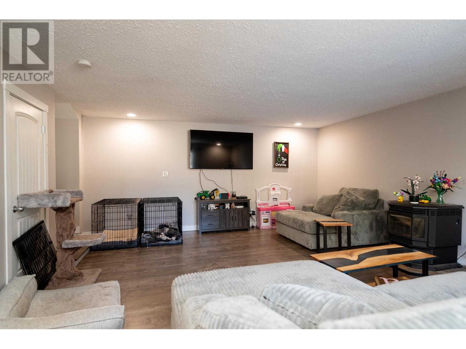 Property at 4171 ESTAVILLA DRIVE image 4