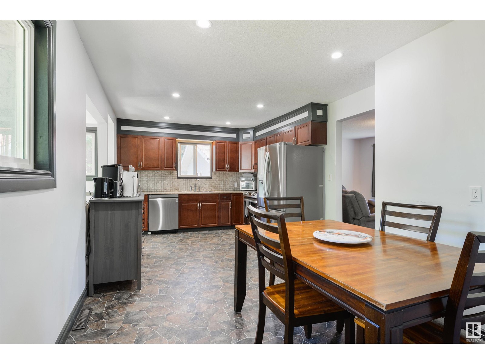 6130 Highway 16, Rural Parkland County, Alberta  T0E 0W0 - Photo 9 - E4439534