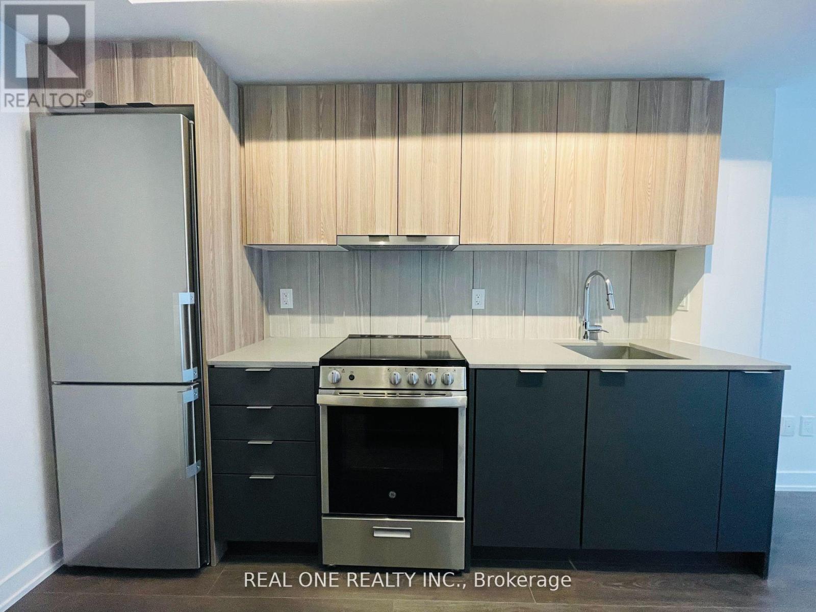 423 - 8 Tippett Road, Toronto (Clanton Park), Ontario  M3H 0E7 - Photo 3 - C12185497
