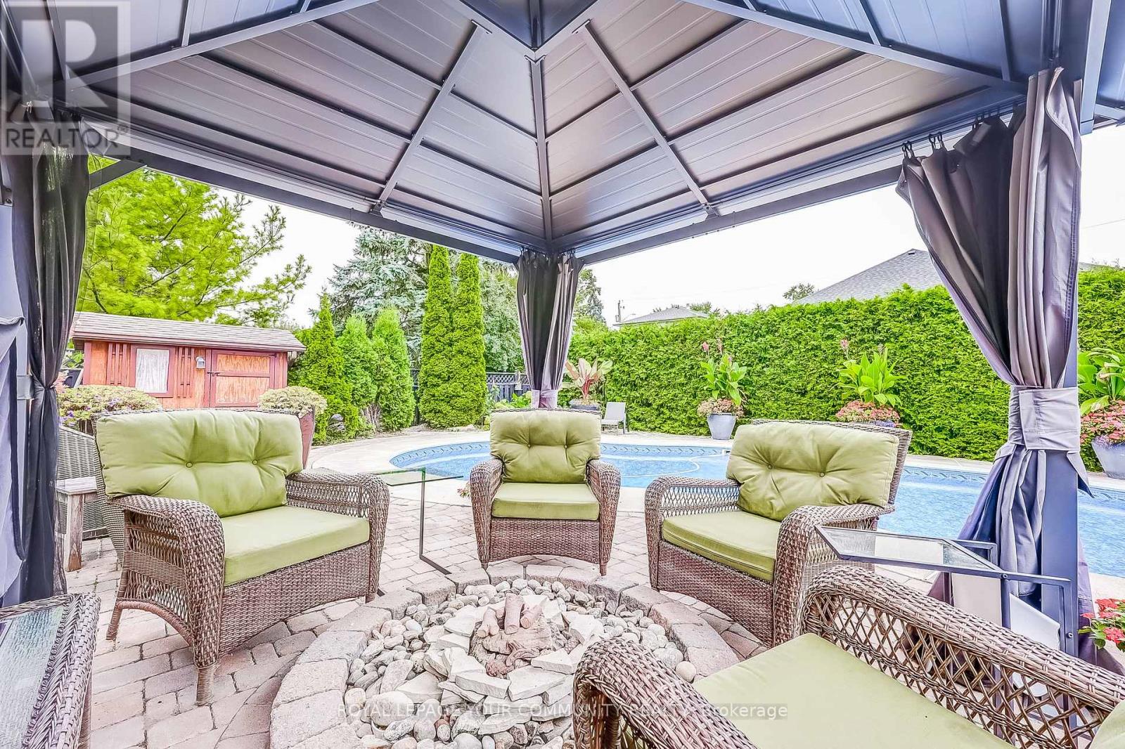 54 Montgomery Avenue, Whitby, Ontario  L1M 1B1 - Photo 35 - E12184485