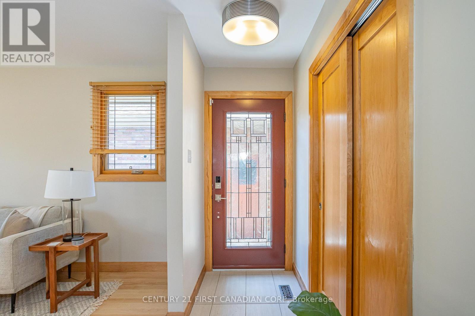 24 Gatineau Crescent, London South, Ontario  N6K 2Z7 - Photo 6 - X12185520