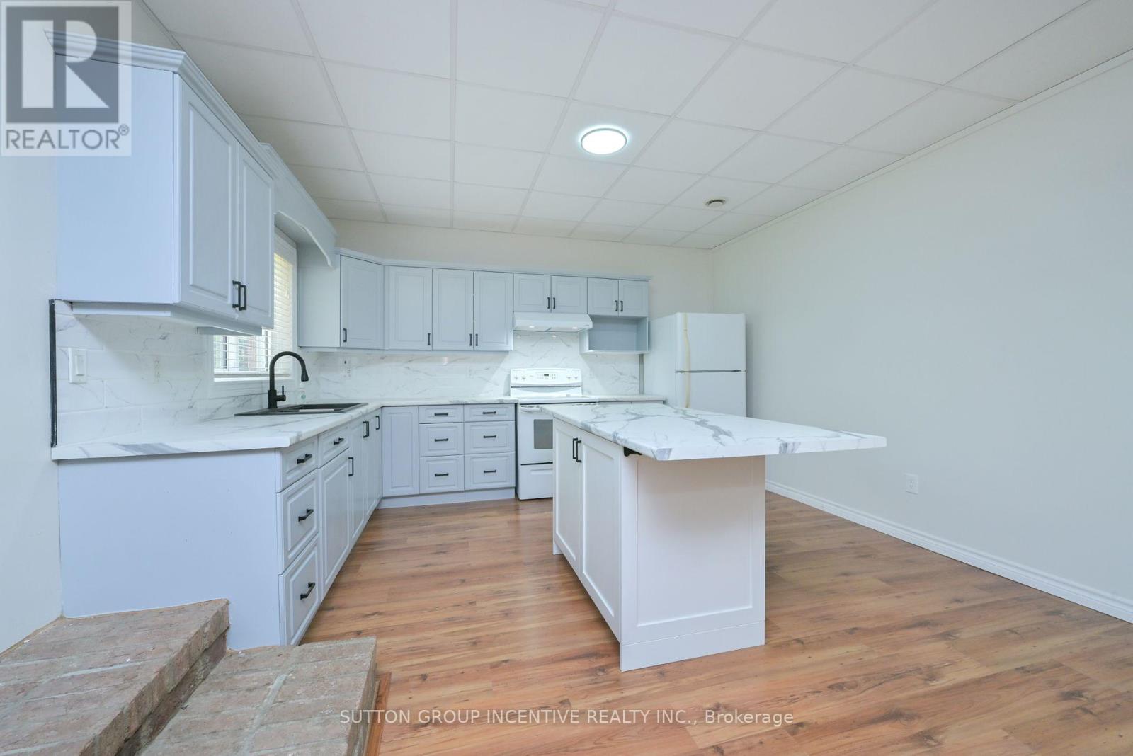 107 Huronia Road, Barrie (Painswick North), Ontario  L4N 4G1 - Photo 26 - S12185469