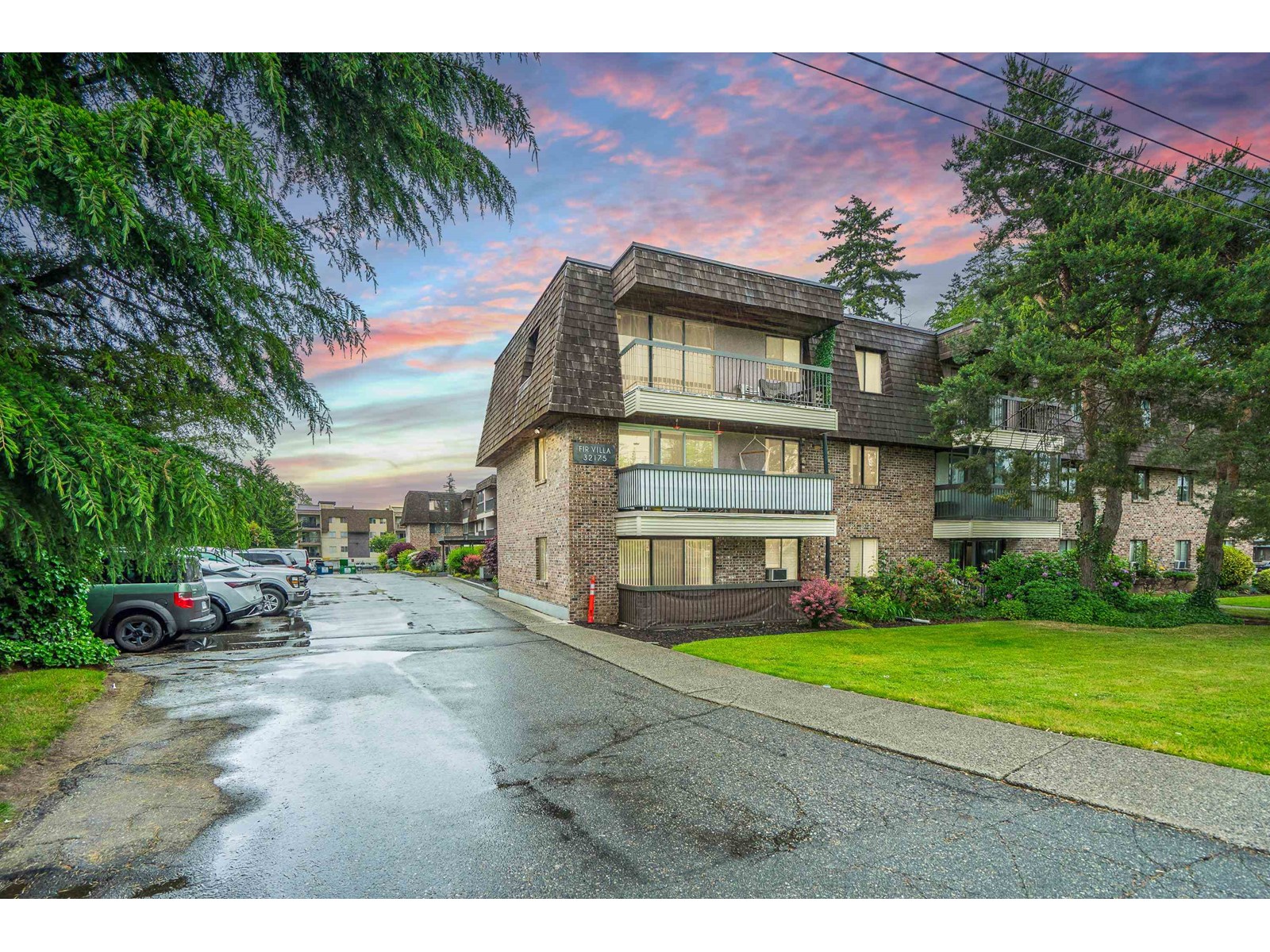 202 32175 OLD YALE ROAD, Abbotsford, British Columbia