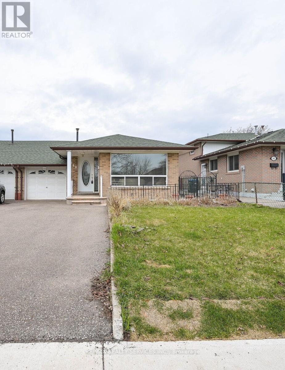 140 Clarence Street, Brampton, Ontario  L6W 1S9 - Photo 2 - W12162479