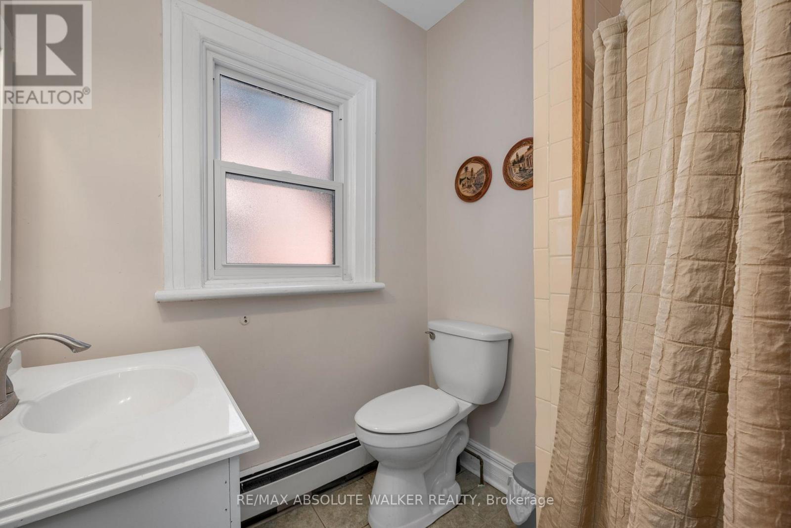C - 104 Gilmour Street, Ottawa, Ontario  K2P 0N6 - Photo 24 - X12185635