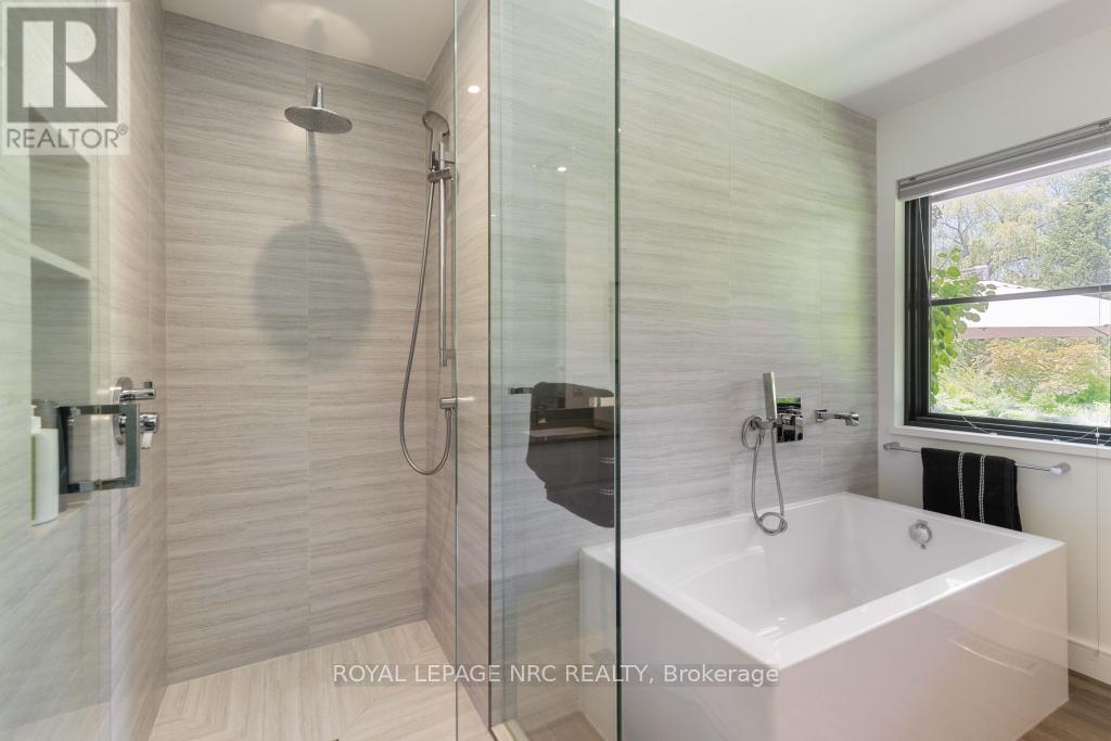 571 Charlotte Street, Niagara-On-The-Lake, Ontario  L0S 1J0 - Photo 25 - X12185596