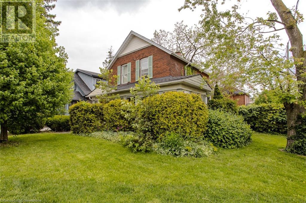 Property at 2150 CAROLINE Street image 2