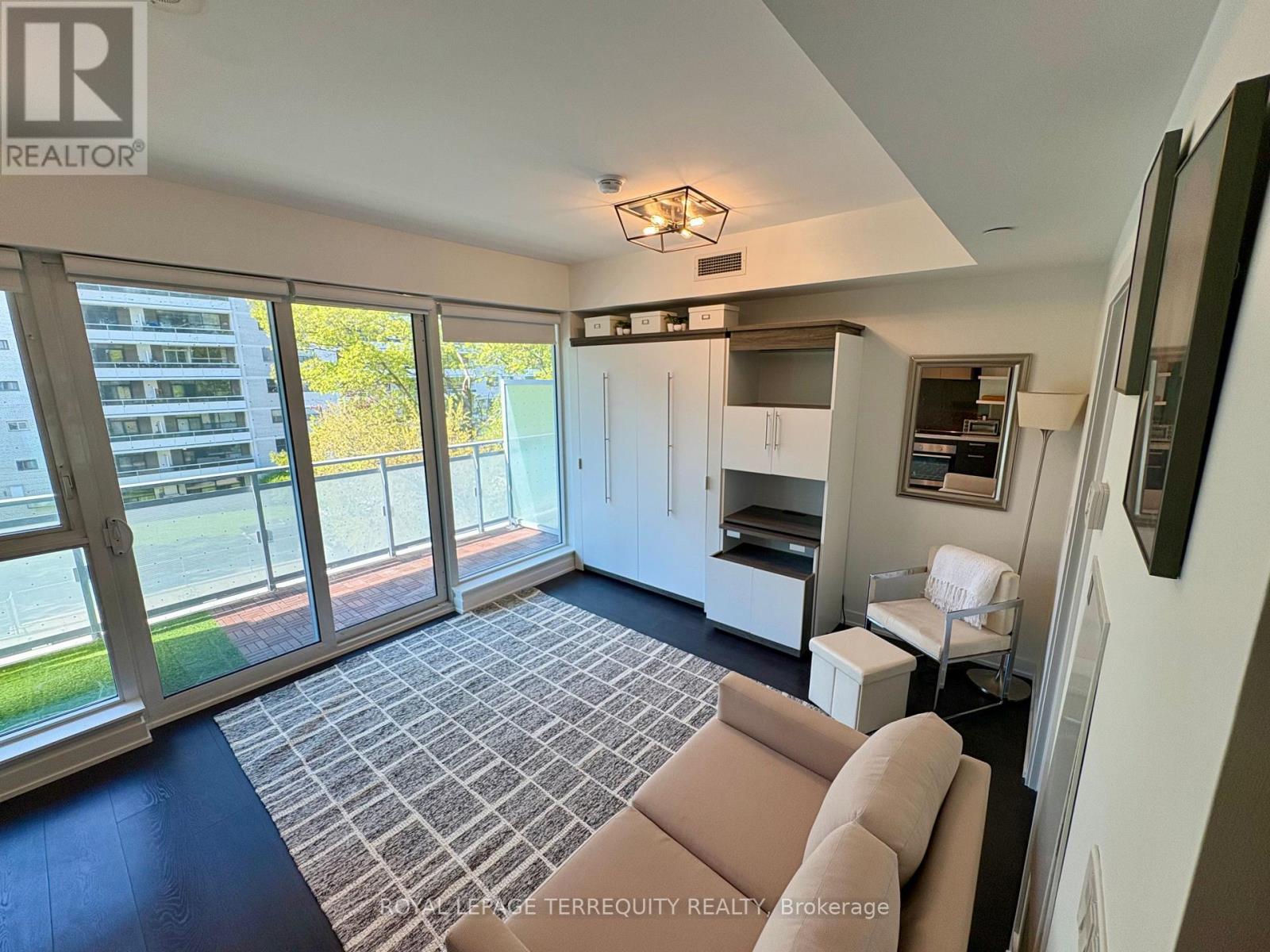 437 - 1830 Bloor Street W, Toronto (High Park North), Ontario  M6P 0A2 - Photo 2 - W12185459